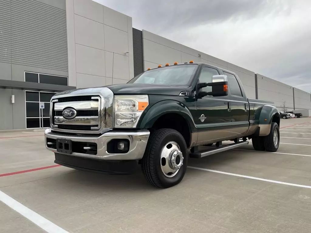 2011 Ford F350 Super Duty Crew Cab - Image 2 2011 Ford F350 Super Duty Crew Cab - Image 2