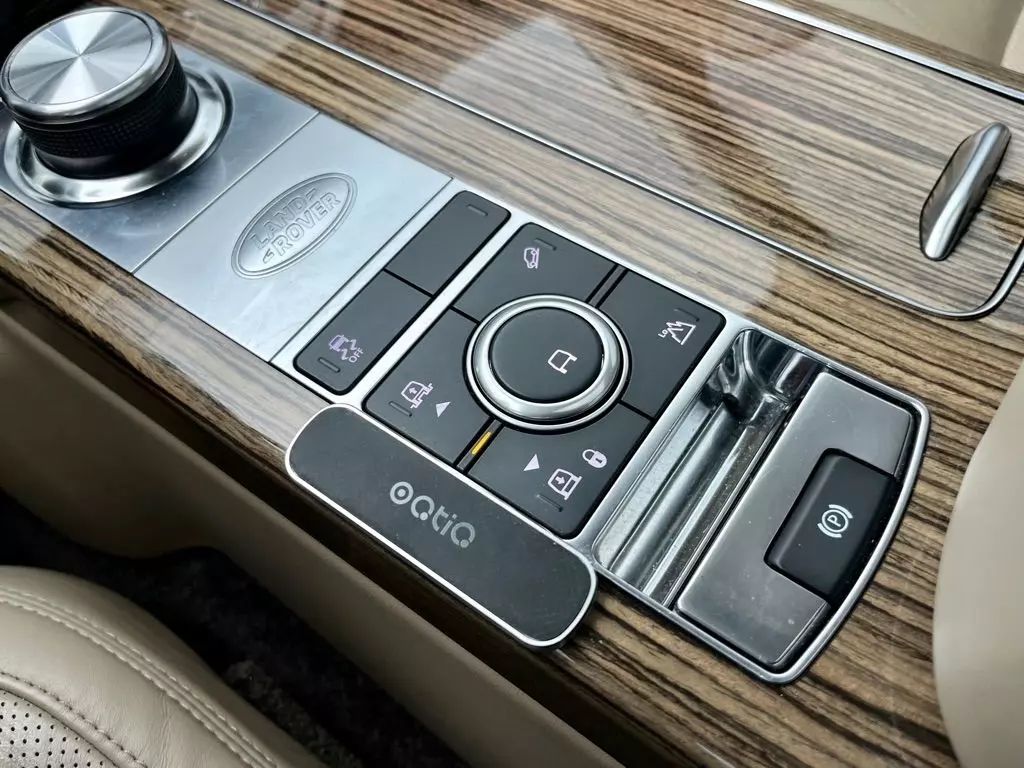 2018 Land Rover Range Rover - Image 26