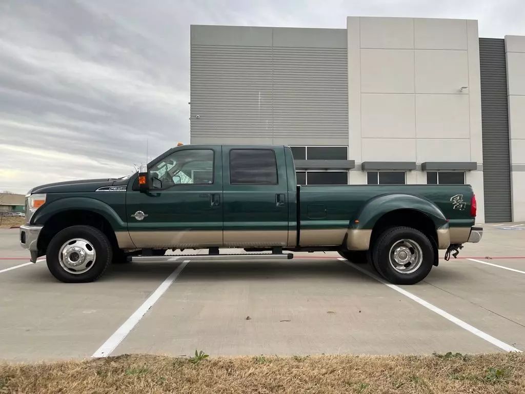2011 Ford F350 Super Duty Crew Cab - Image 3 2011 Ford F350 Super Duty Crew Cab - Image 3