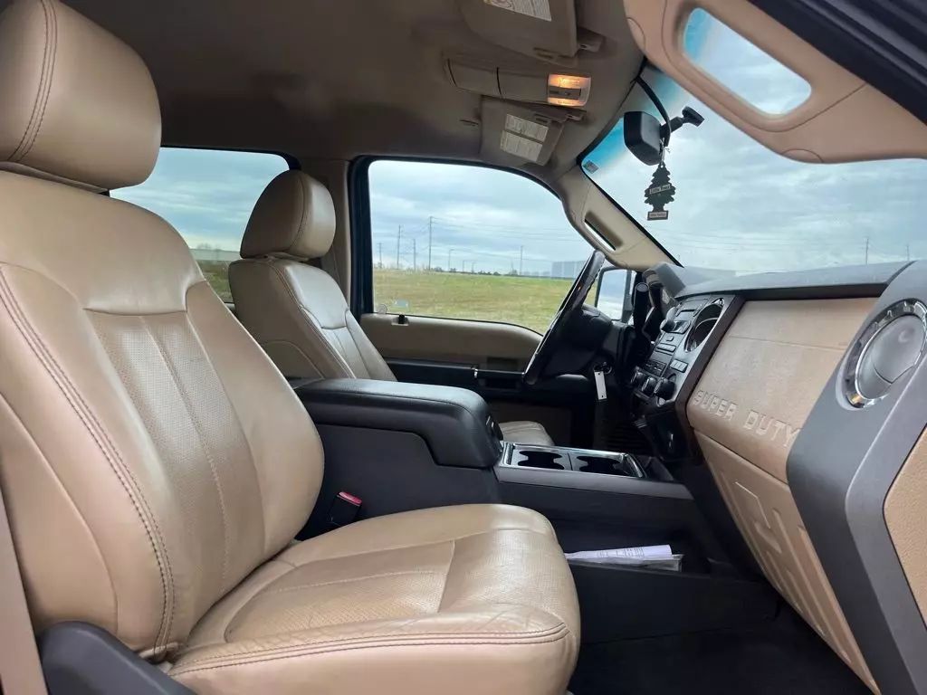 2011 Ford F350 Super Duty Crew Cab - Image 12 2011 Ford F350 Super Duty Crew Cab - Image 12