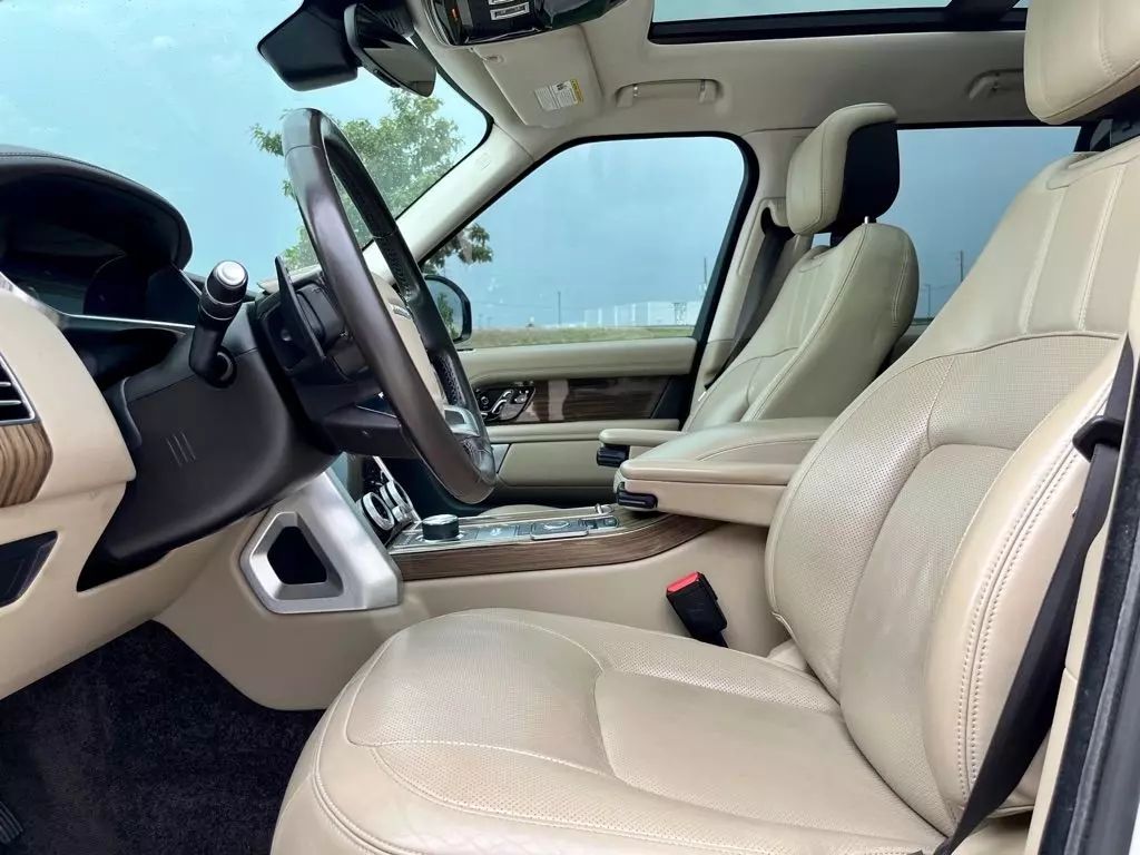 2018 Land Rover Range Rover - Image 13