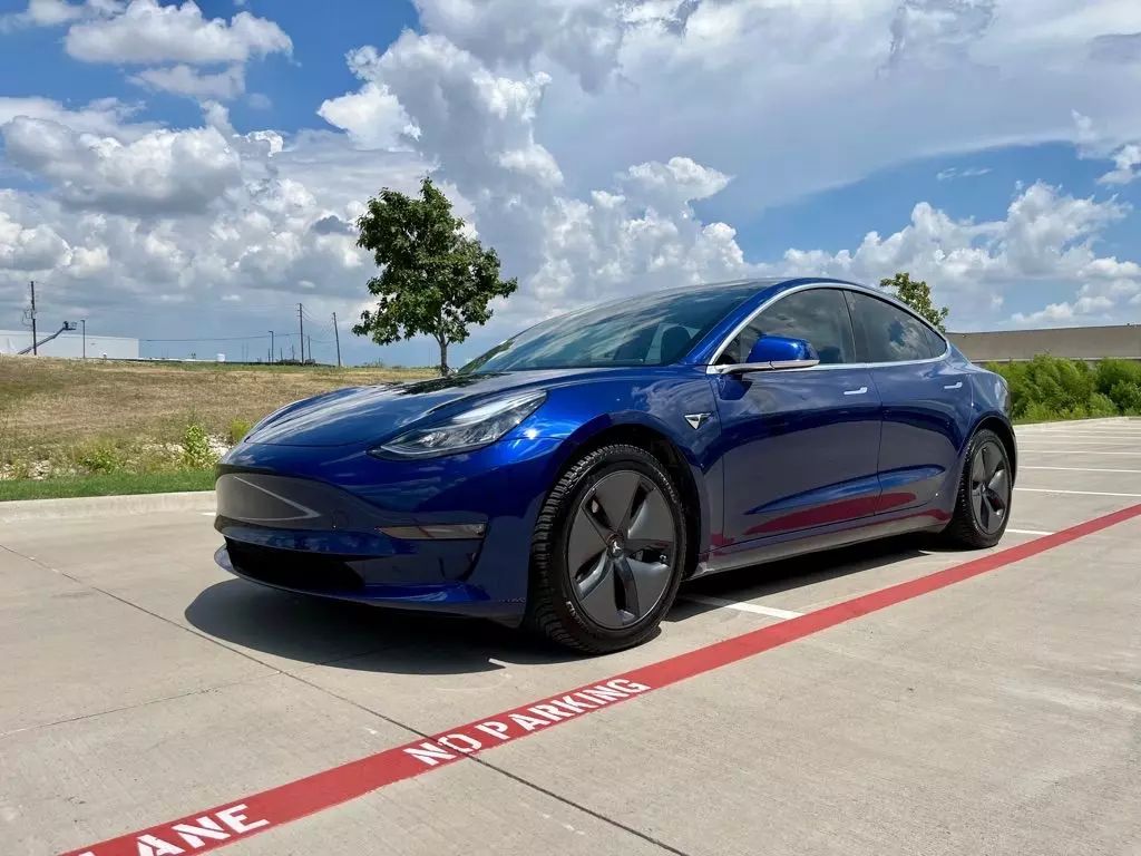 2020 Tesla Model 3 - Image 2 2020 Tesla Model 3 - Image 2