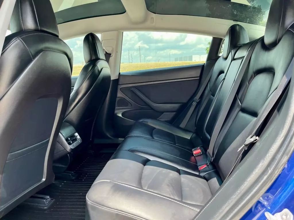 2020 Tesla Model 3 - Image 21 2020 Tesla Model 3 - Image 21