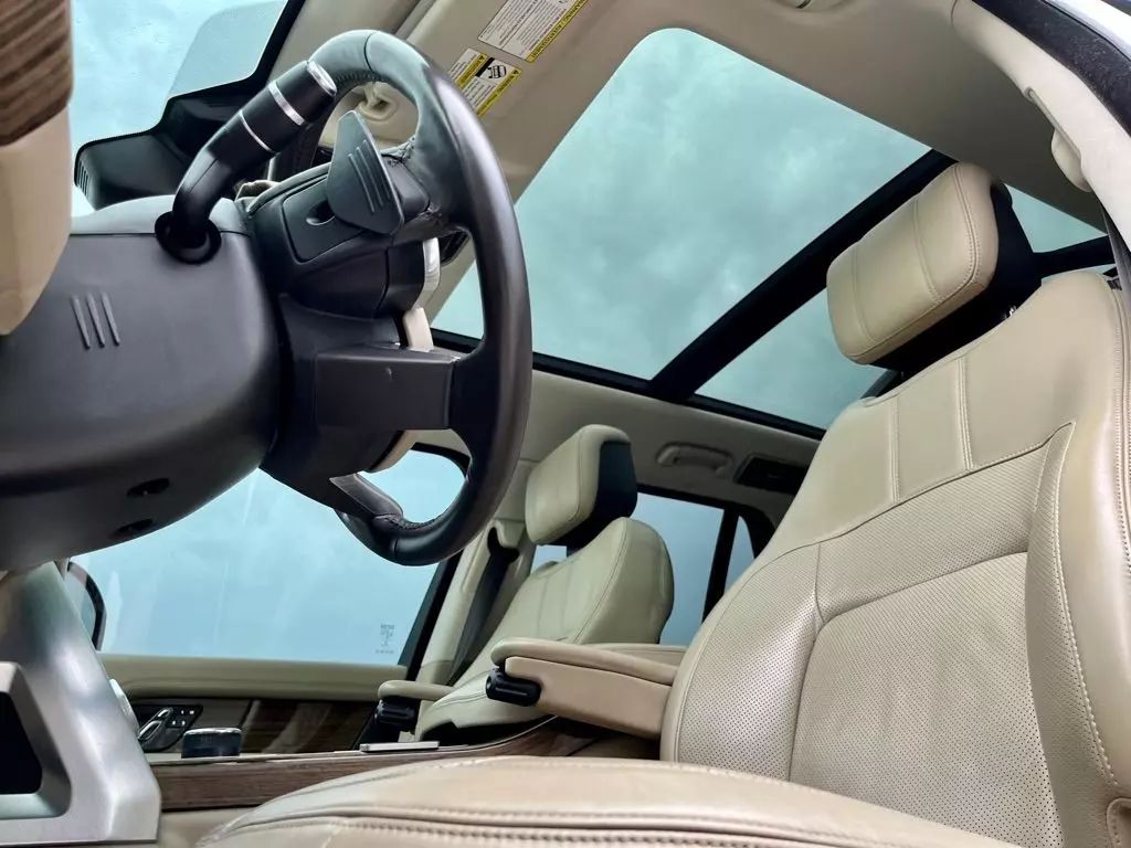 2018 Land Rover Range Rover - Image 16