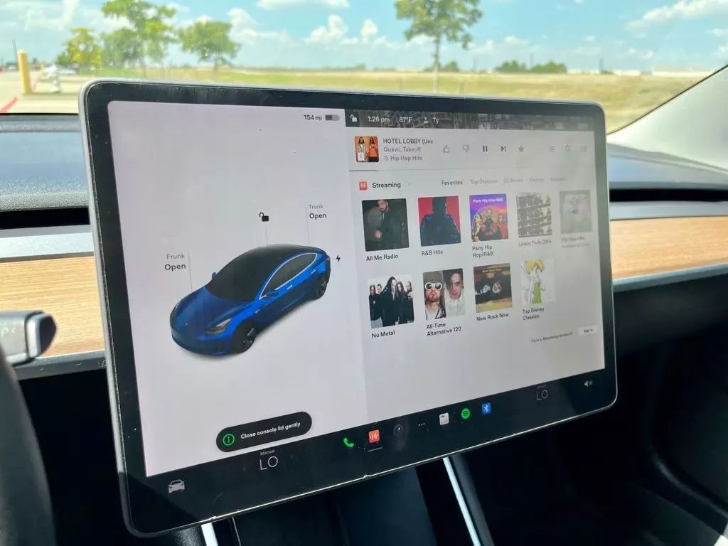 2020 Tesla Model 3 - Image 30 2020 Tesla Model 3 - Image 30
