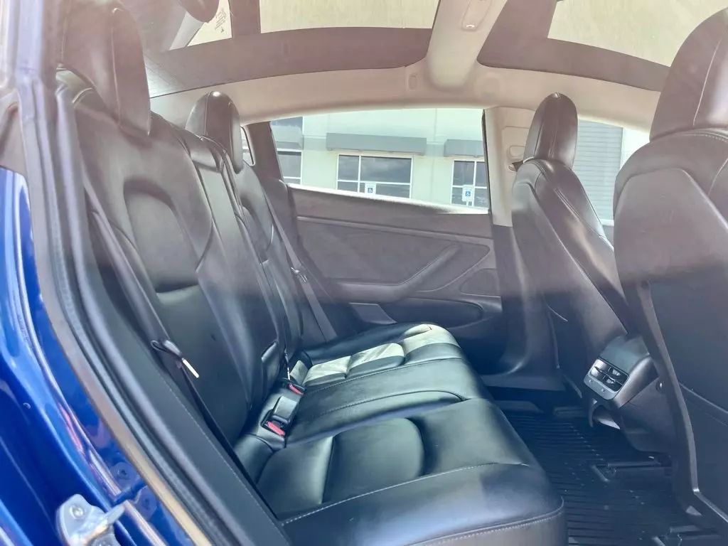 2020 Tesla Model 3 - Image 19 2020 Tesla Model 3 - Image 19