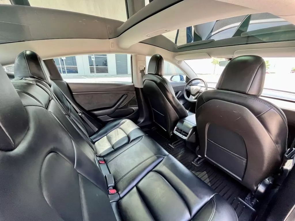 2020 Tesla Model 3 - Image 18 2020 Tesla Model 3 - Image 18