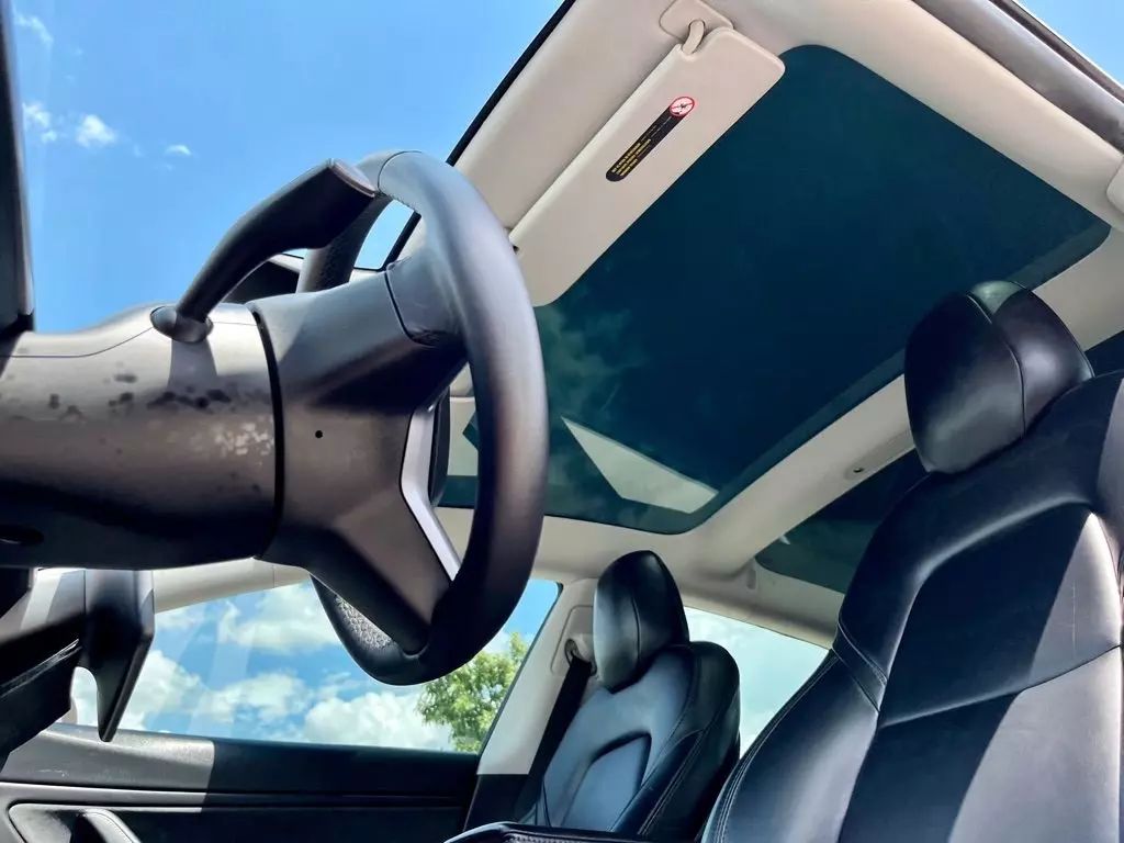 2020 Tesla Model 3 - Image 16 2020 Tesla Model 3 - Image 16