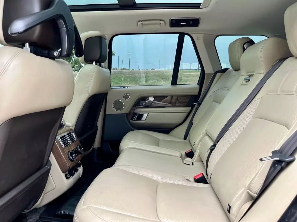 2018 Land Rover Range Rover - Image 19