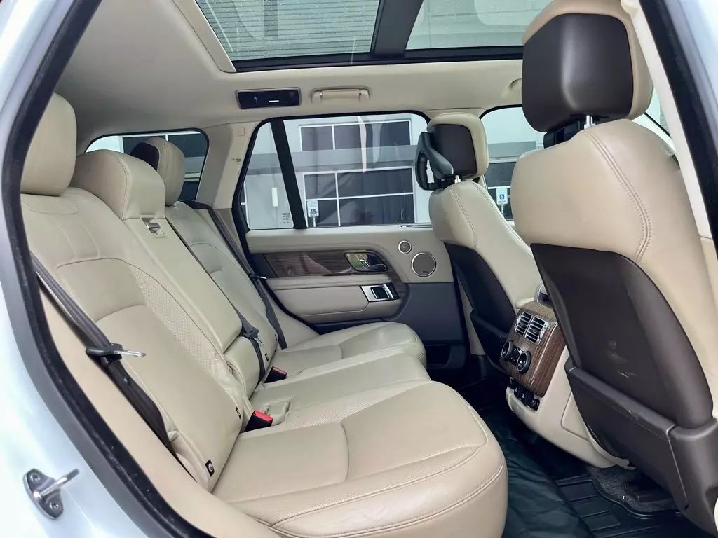 2018 Land Rover Range Rover - Image 22