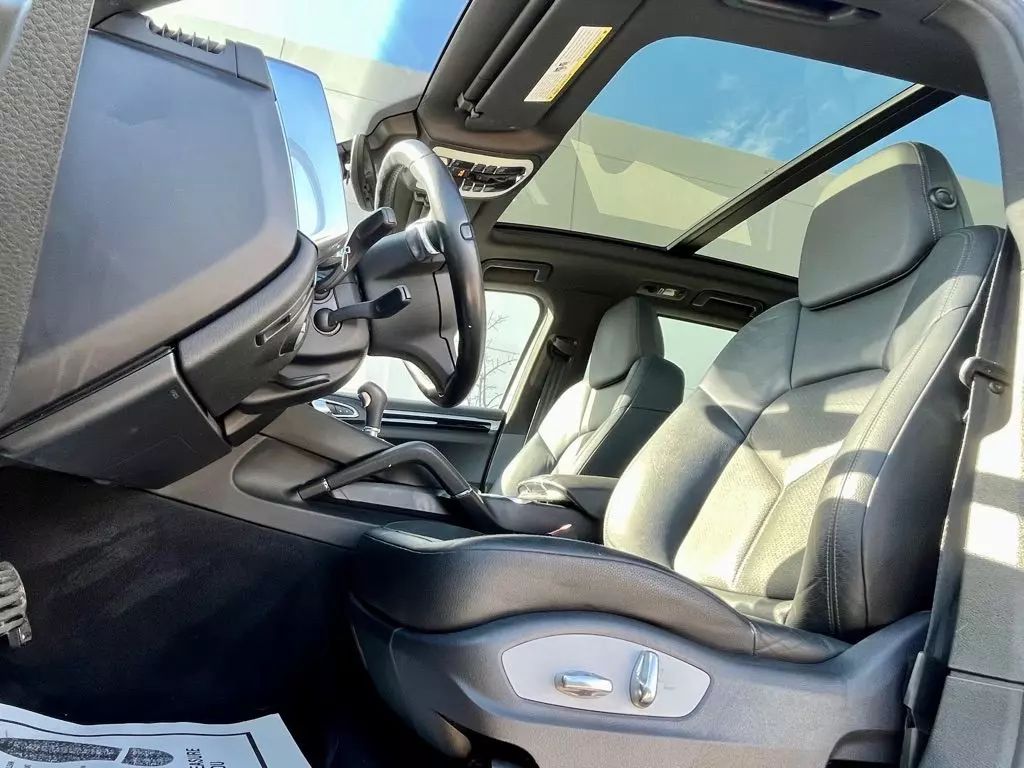 2014 Porsche Cayenne - Image 33 2014 Porsche Cayenne - Image 33