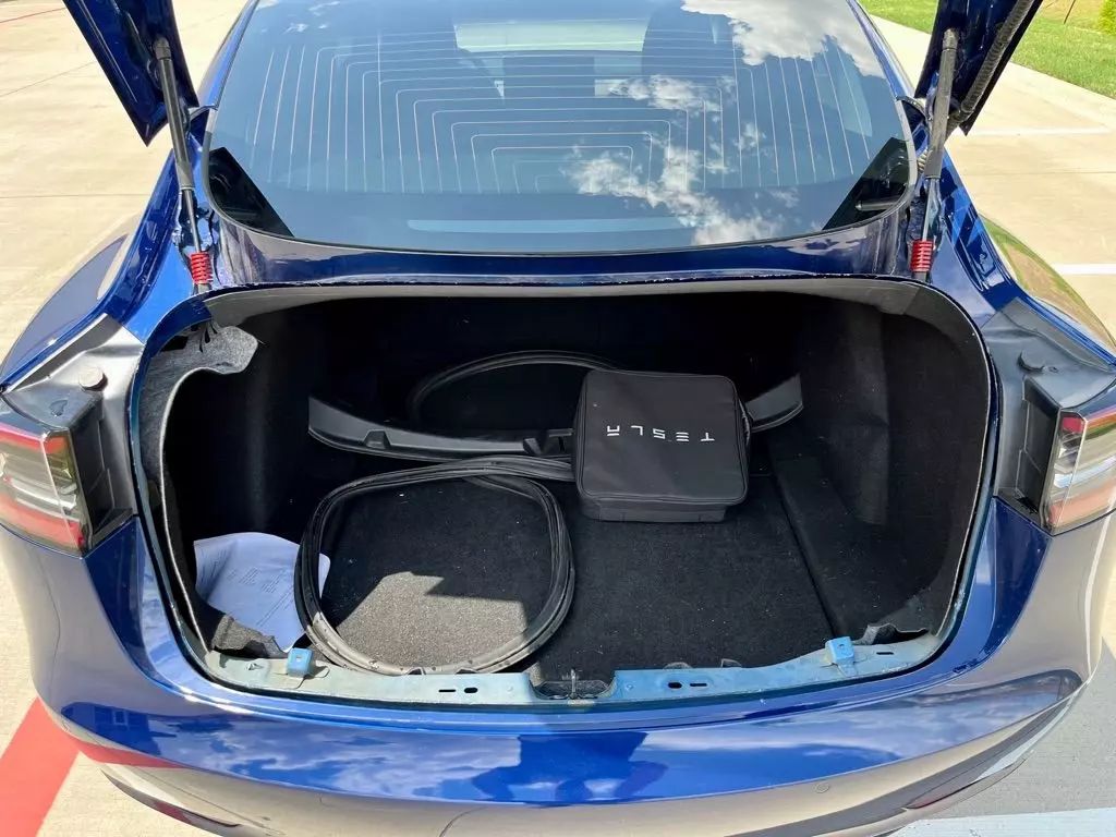 2020 Tesla Model 3 - Image 23 2020 Tesla Model 3 - Image 23