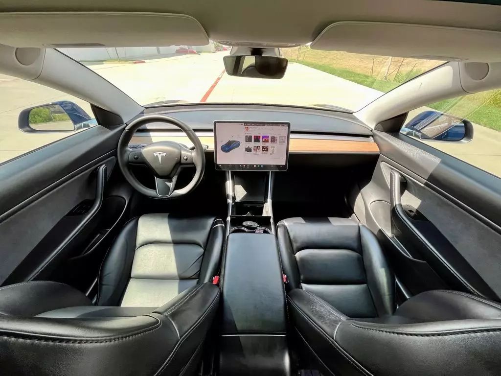 2020 Tesla Model 3 - Image 12 2020 Tesla Model 3 - Image 12