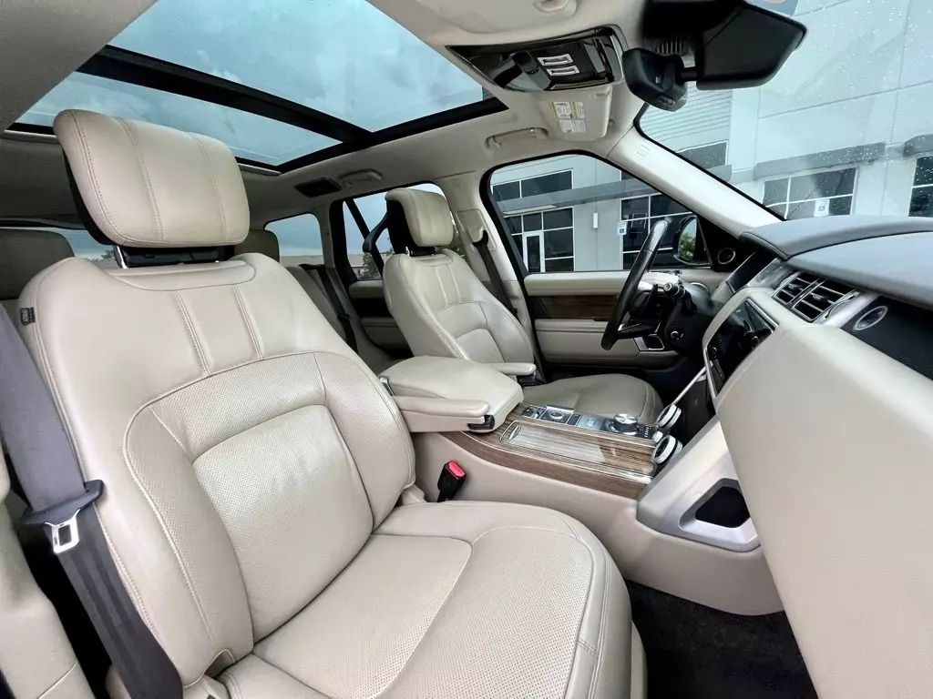 2018 Land Rover Range Rover - Image 10