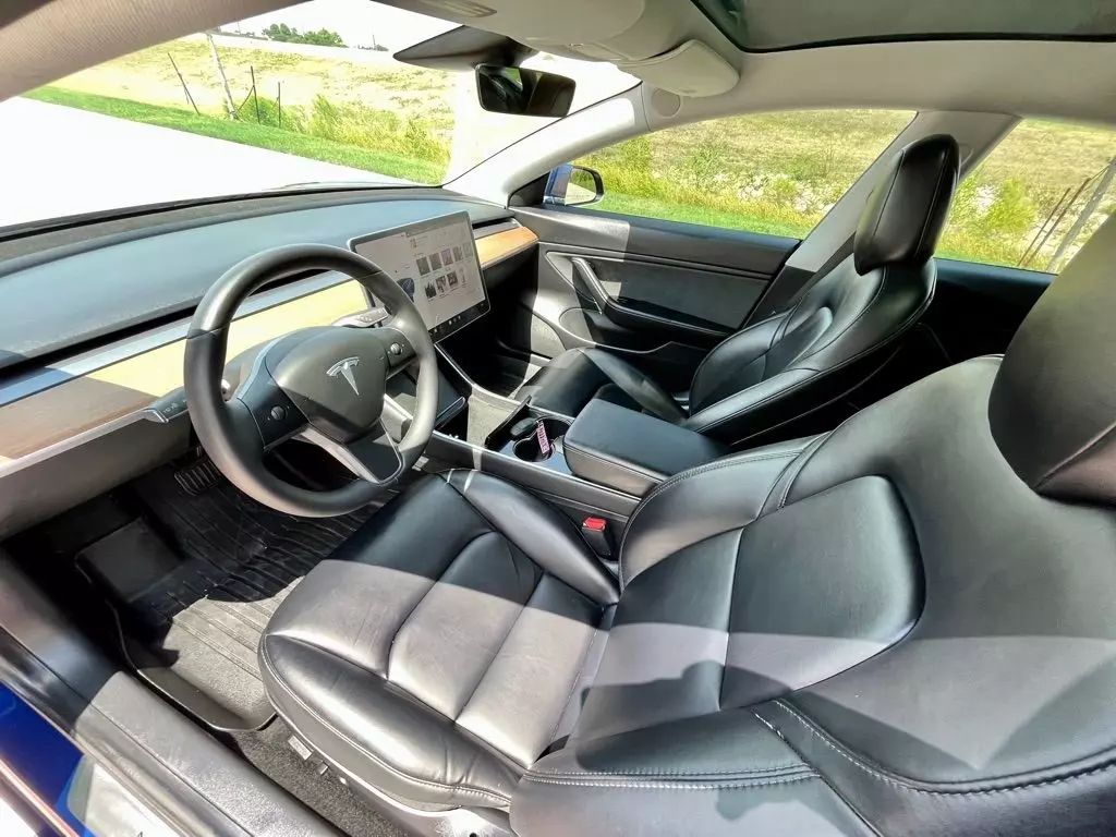 2020 Tesla Model 3 - Image 15 2020 Tesla Model 3 - Image 15