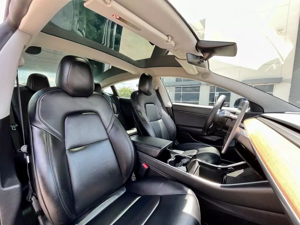 2020 Tesla Model 3 - Image 10 2020 Tesla Model 3 - Image 10