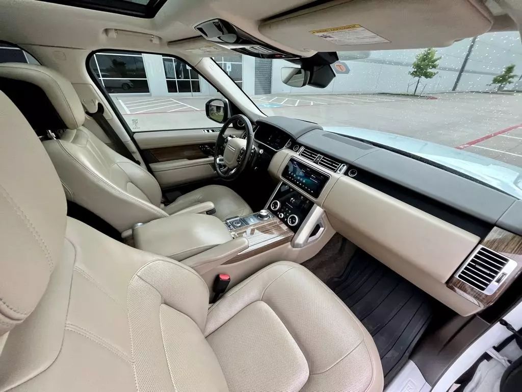 2018 Land Rover Range Rover - Image 15