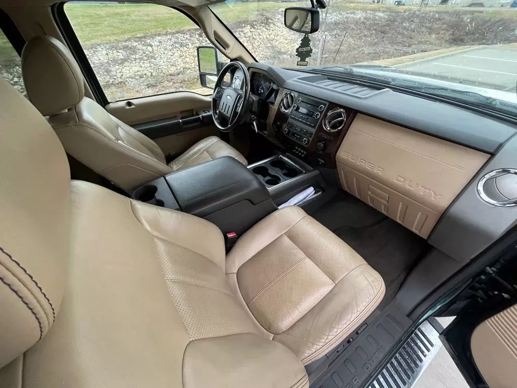 2011 Ford F350 Super Duty Crew Cab - Image 13 2011 Ford F350 Super Duty Crew Cab - Image 13