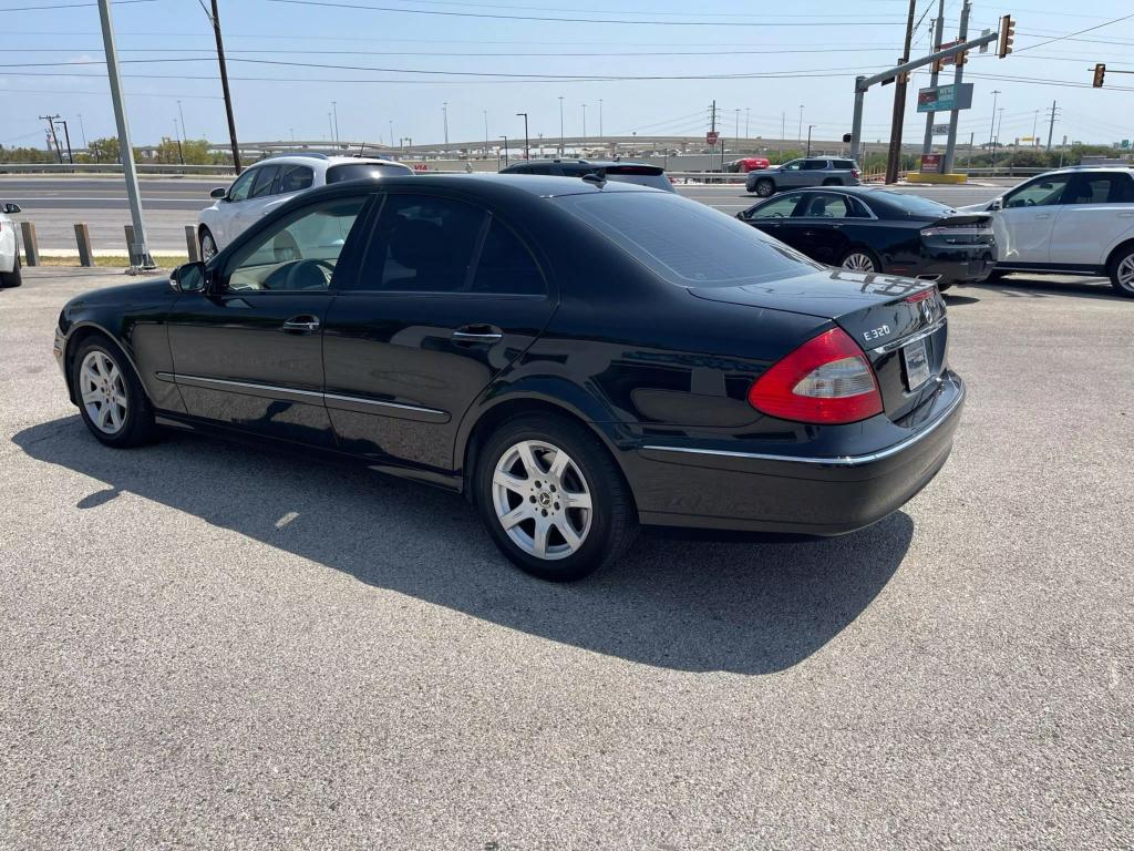 2009 Mercedes-Benz E-Class E320 photo 6