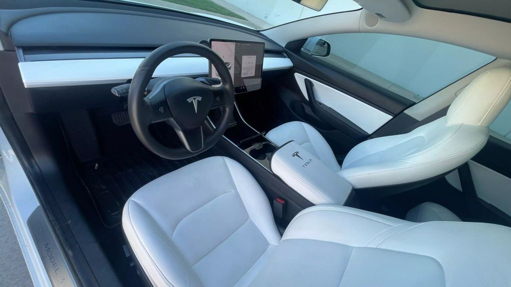 2019 Tesla Model 3 - Image 11 2019 Tesla Model 3 - Image 11