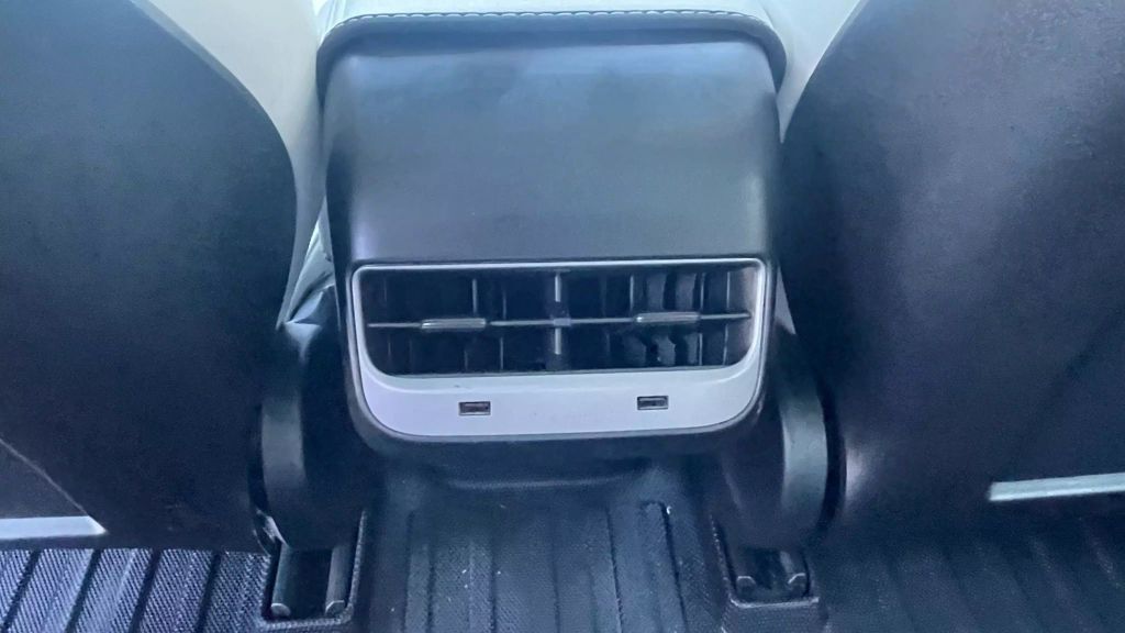 2019 Tesla Model 3 - Image 15 2019 Tesla Model 3 - Image 15