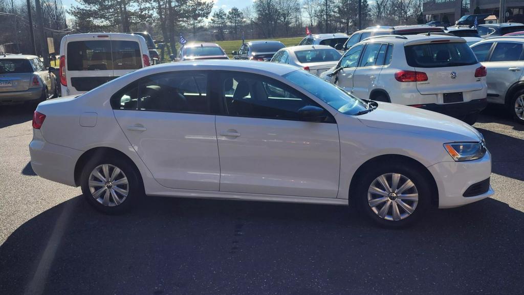 2014 Volkswagen Jetta S photo 3