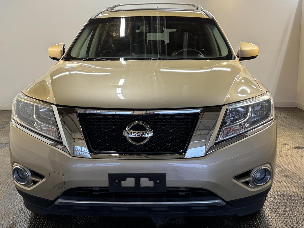 2013 Nissan Pathfinder SL photo 2