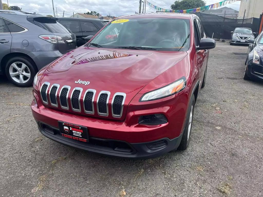 2017 Jeep Cherokee Sport photo 2