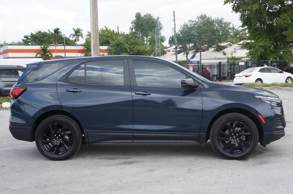 2023 Chevrolet Equinox LS photo 9