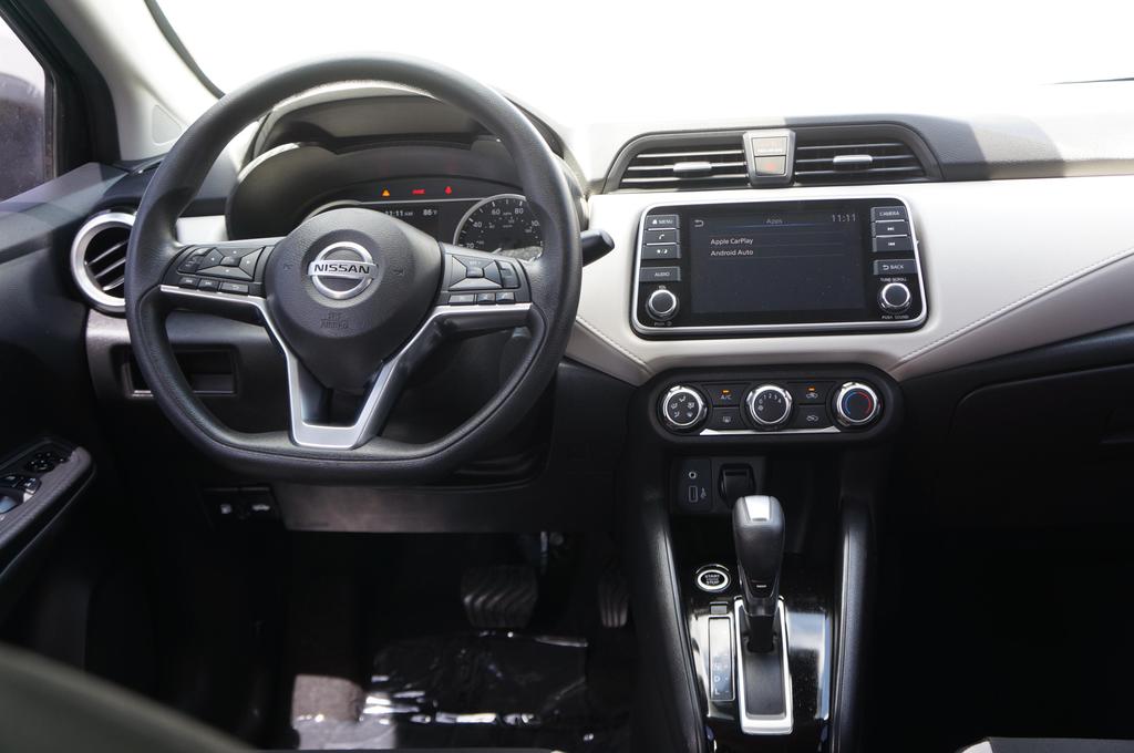 2021 Nissan Versa Sedan SV photo 11