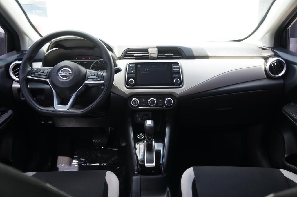 2021 Nissan Versa Sedan SV photo 10