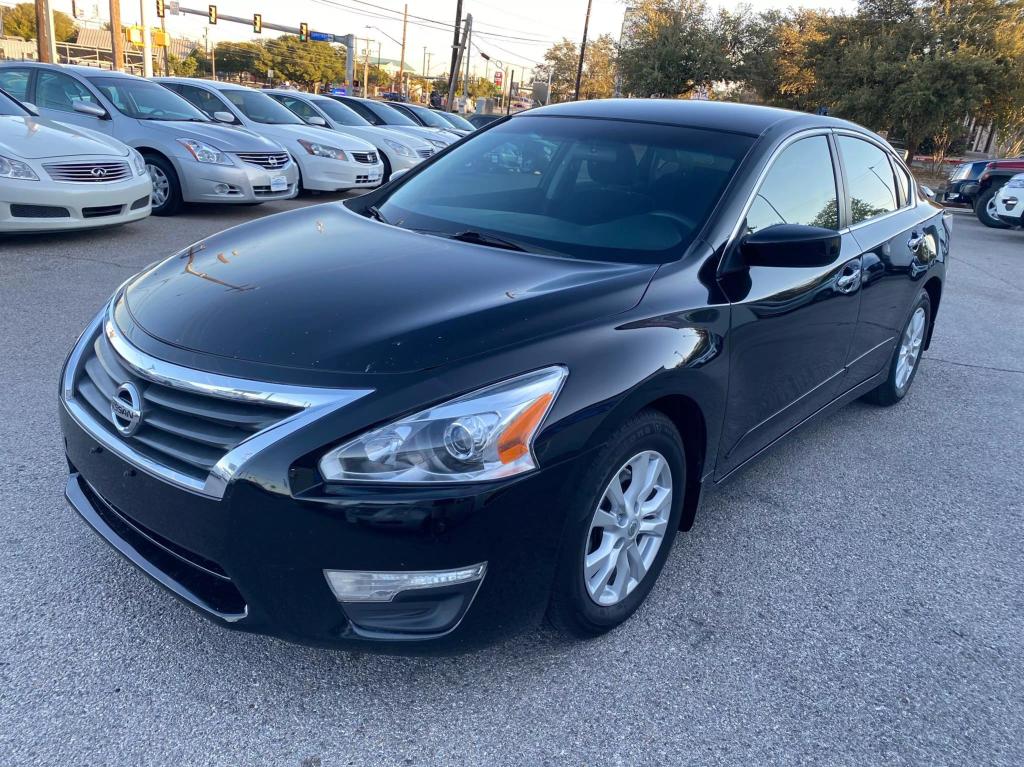 2014 Nissan Altima S photo 4