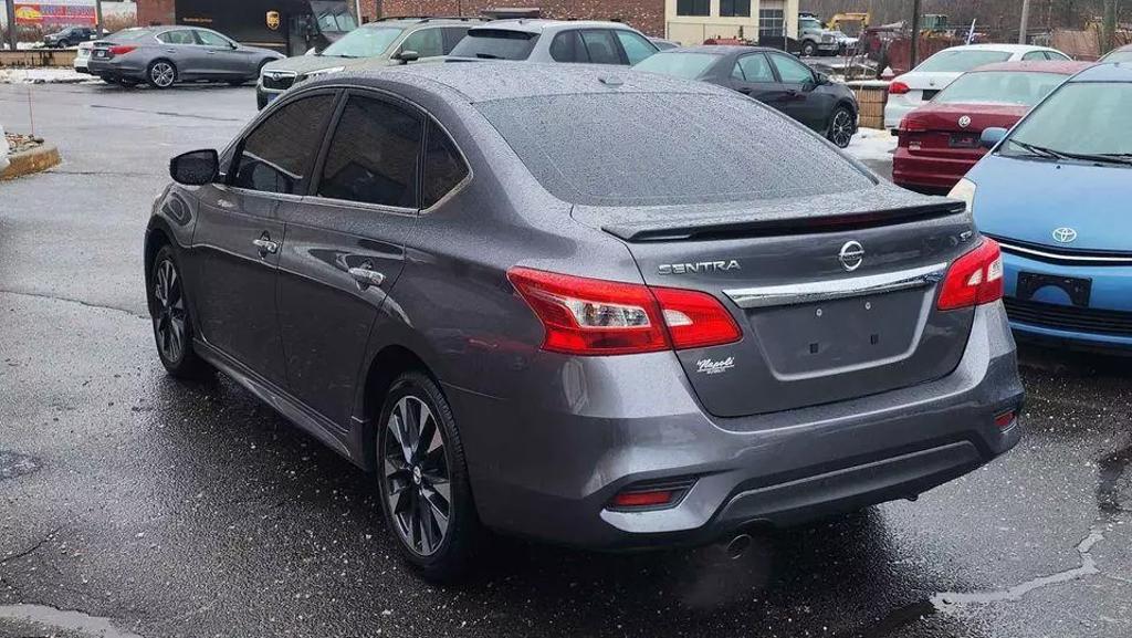 2019 Nissan Sentra SR photo 5