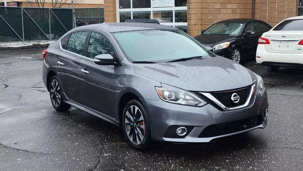 2019 Nissan Sentra SR photo 2