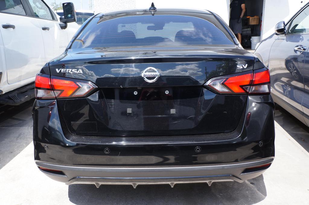 2021 Nissan Versa Sedan SV photo 2