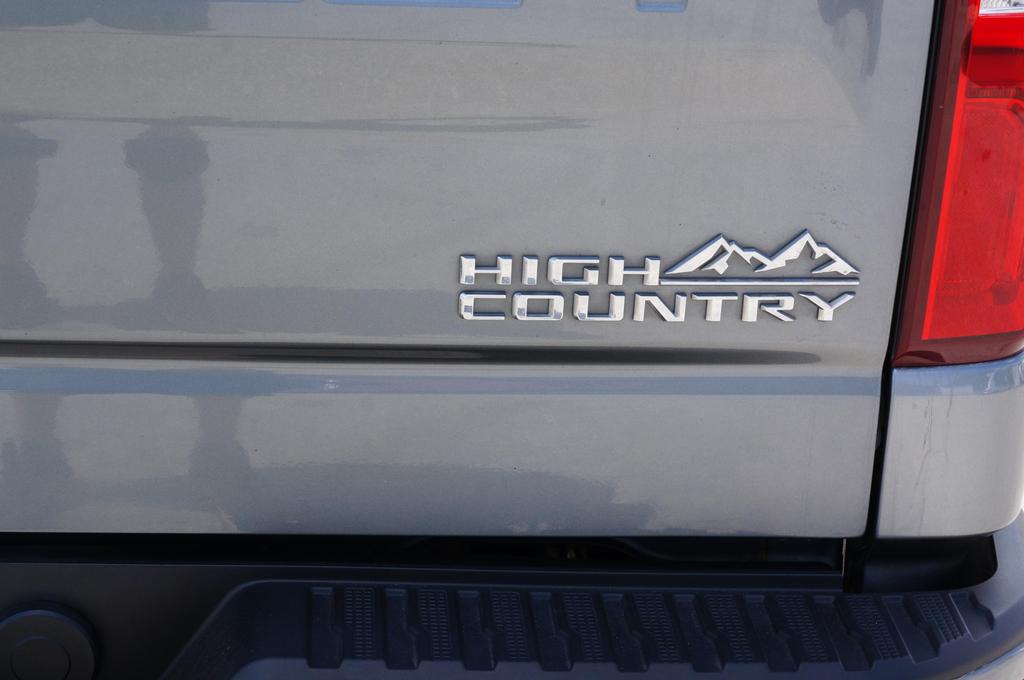 2021 Chevrolet Silverado 1500 High Country photo 14