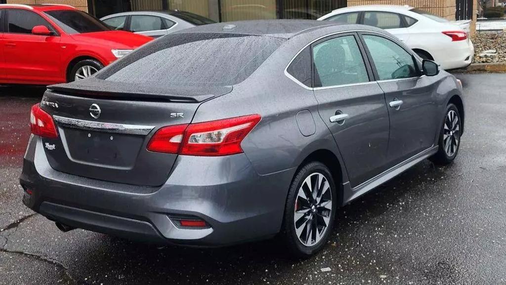 2019 Nissan Sentra SR photo 4