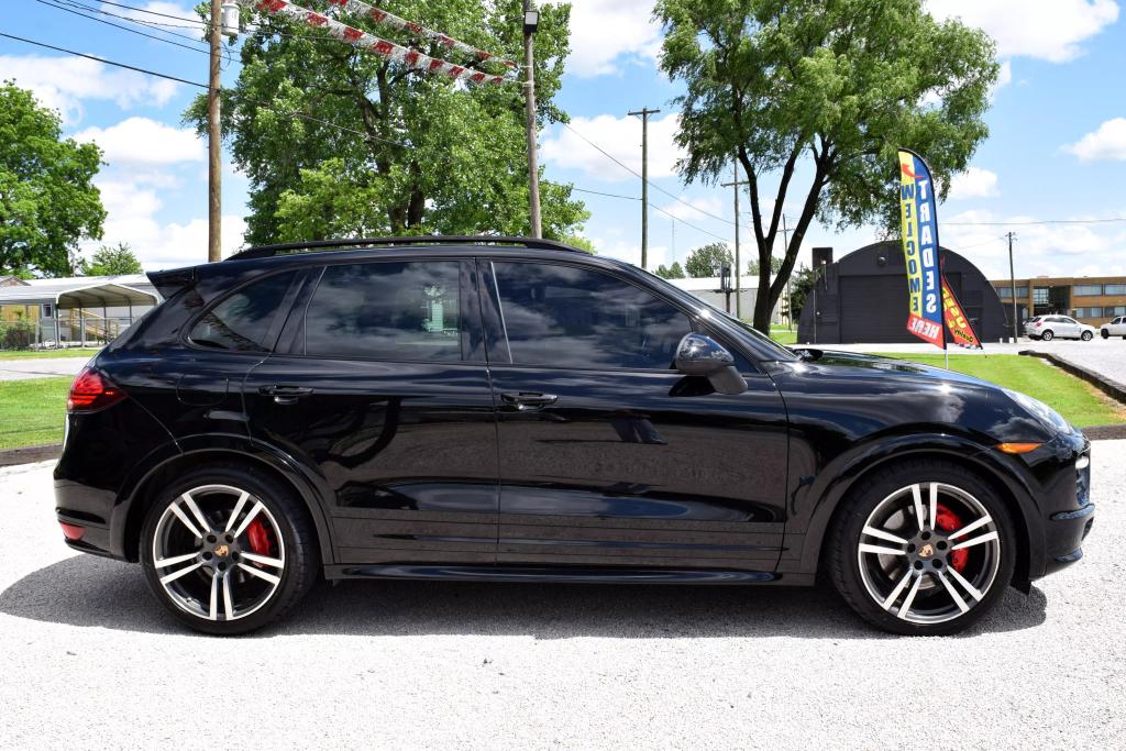 2014 Porsche Cayenne GTS photo 4