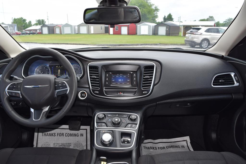 2016 Chrysler 200 Limited photo 14