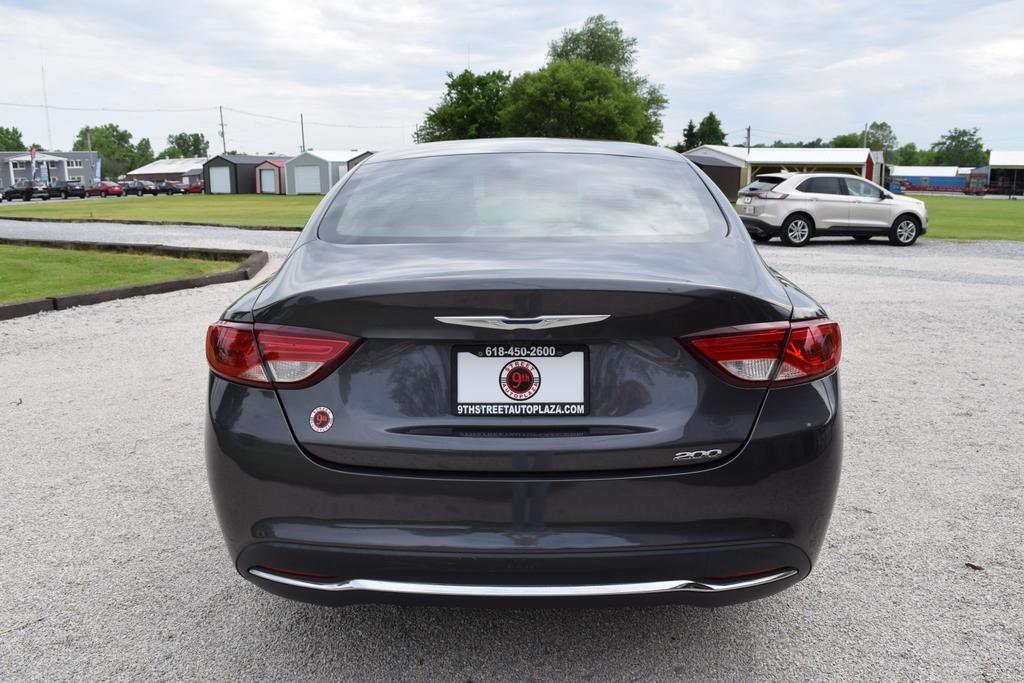 2016 Chrysler 200 Limited photo 6