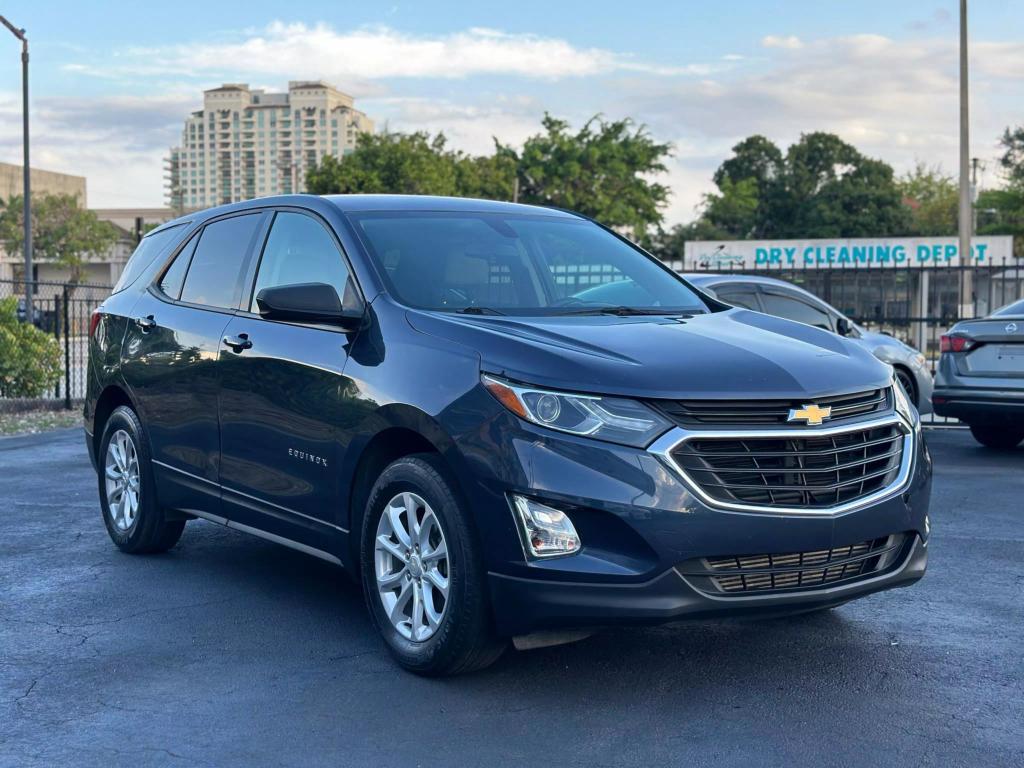 2018 Chevrolet Equinox LS photo 3