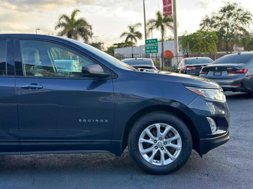 2018 Chevrolet Equinox LS photo 4