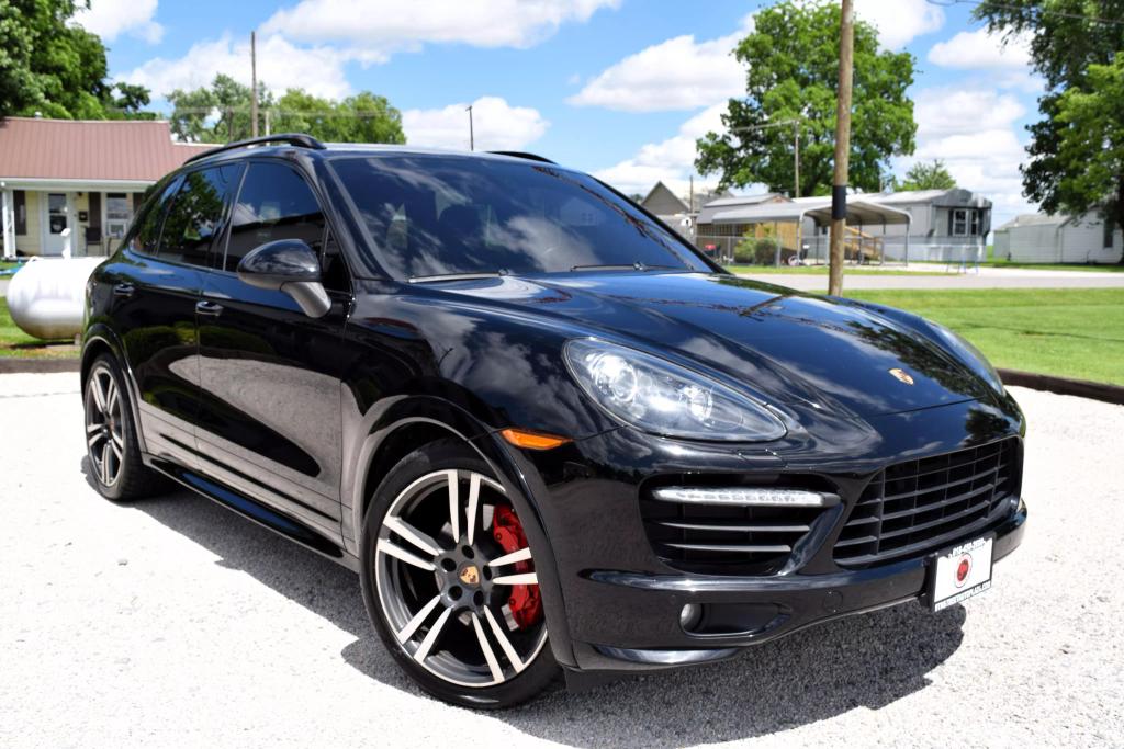 2014 Porsche Cayenne GTS photo 3