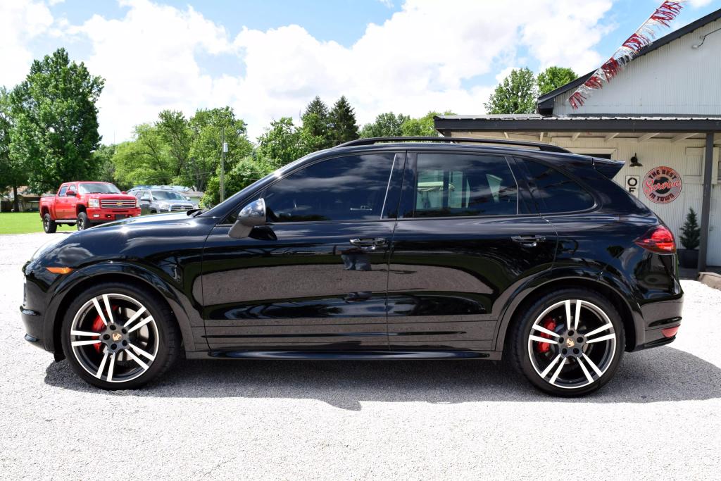 2014 Porsche Cayenne GTS photo 8