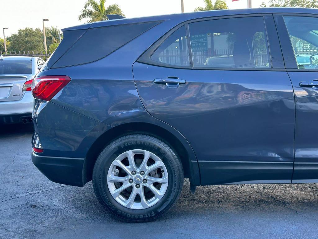 2018 Chevrolet Equinox LS photo 5