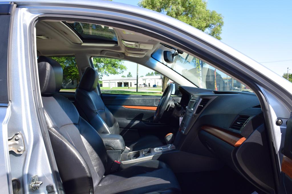 2014 Subaru Outback 2.5i Limited photo 11