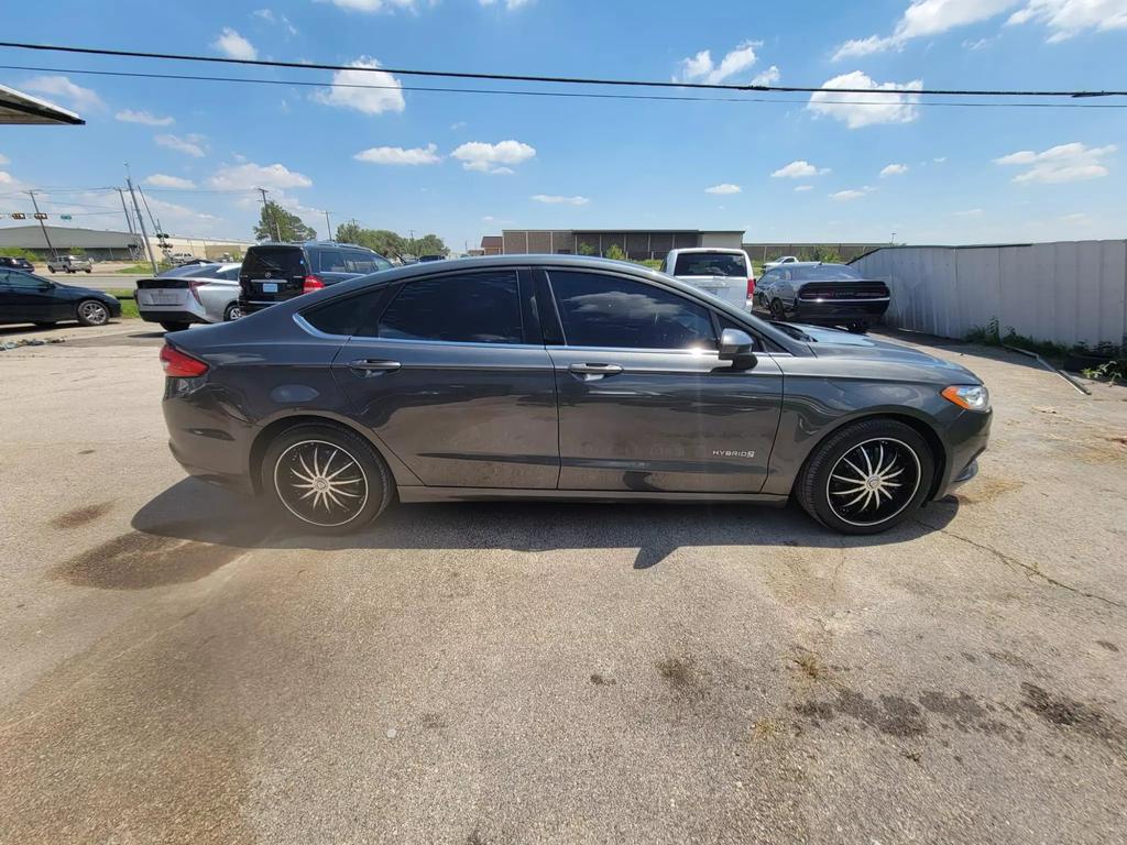 2018 Ford Fusion Hybrid SE photo 9