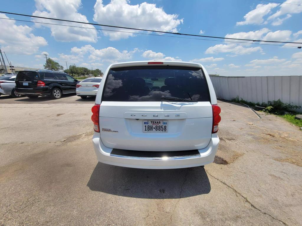 2014 Dodge Grand Caravan SE photo 8