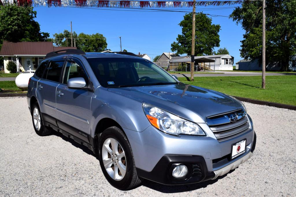 2014 Subaru Outback 2.5i Limited photo 3