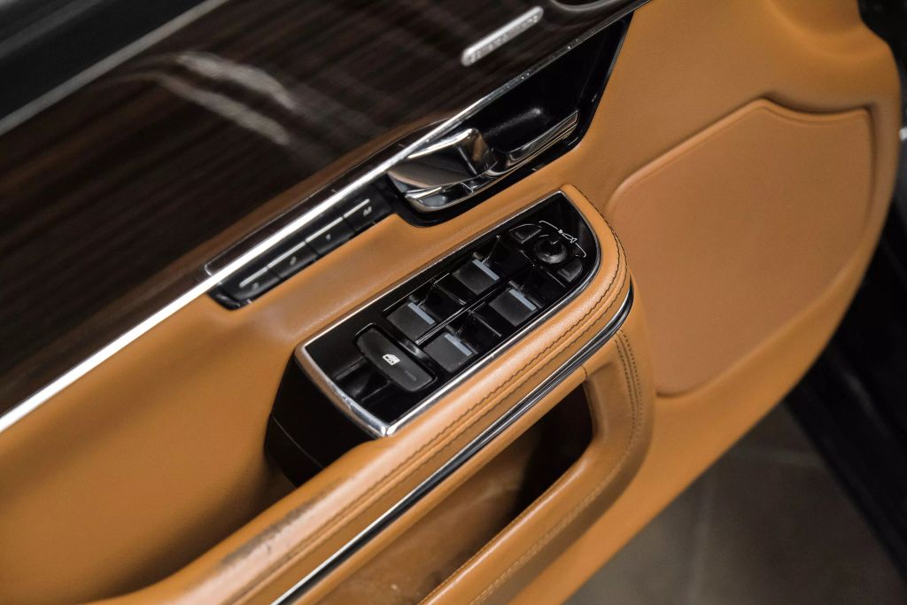 2012 JAGUAR XJ SEDAN V8, 5.0 LITER XJL PORTFOLIO SEDAN 4D